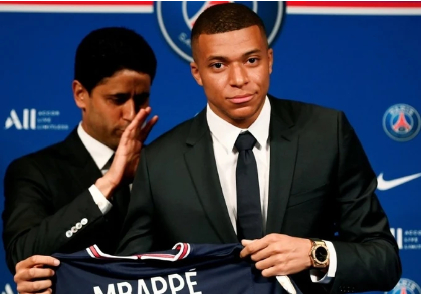 Kylian Mbappe thừa nhận bị ép phải ký gia hạn với PSG năm 2022