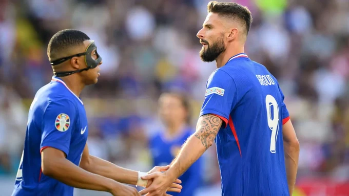 Olivier Giroud sẽ giải cơn hạn bàn thắng cho Les Bleus?