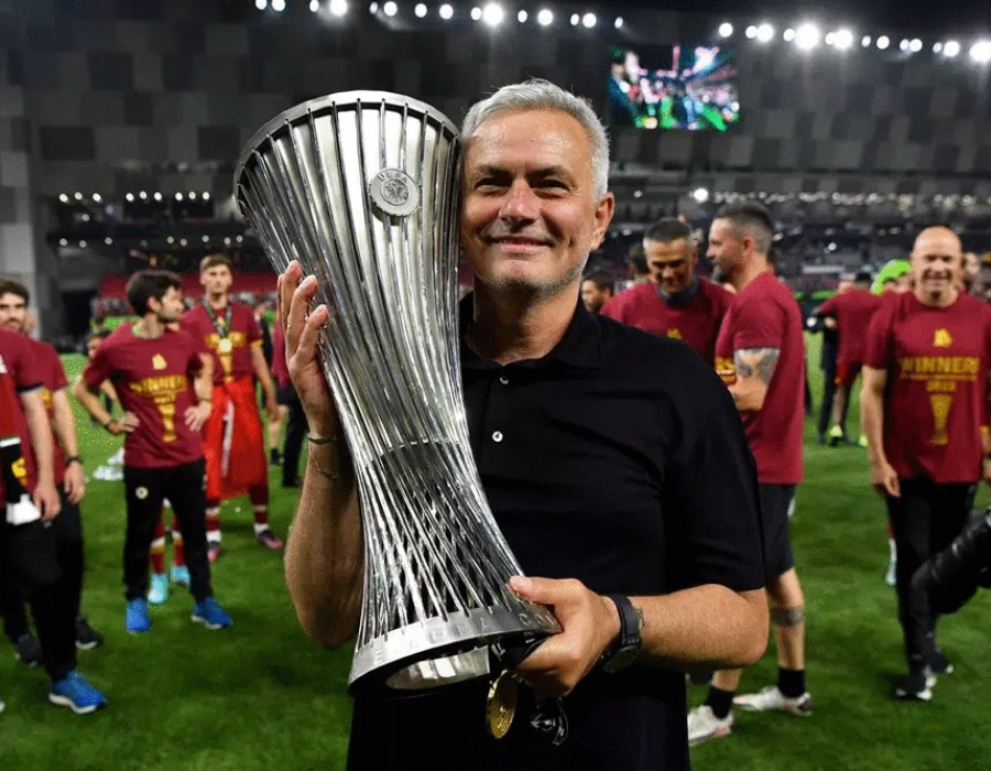 Chức vô địch Europa Conference League là chiếc cúp châu Âu thứ 5 trong sự nghiệp của Mourinho