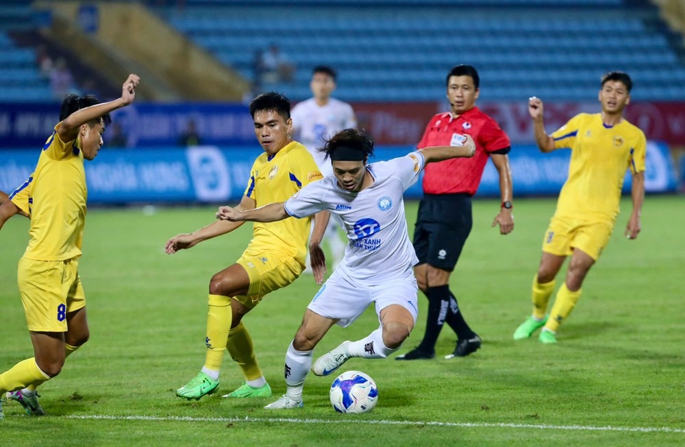 Vòng 3 V.League 1-2024/25: Tâm điểm Pleiku