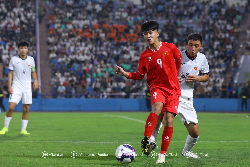 Phung phí cơ hội, U17 Việt Nam bị U17 Kyrgyzstan chia điểm